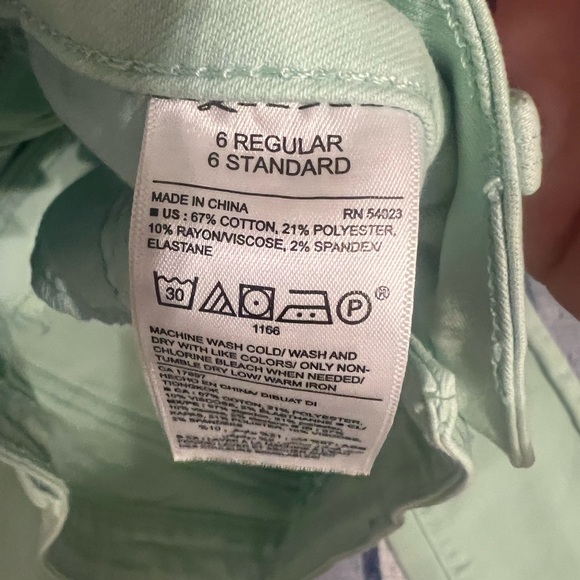 Old Navy Light Green Rockstar Jeans - Picture 4 of 4